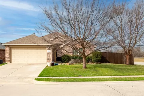3713 Chapel Hill Ln, Denton, TX 76207