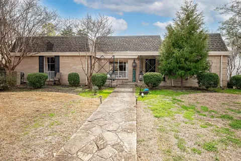 3546 Chellen Dr, Farmers Branch, TX 75234