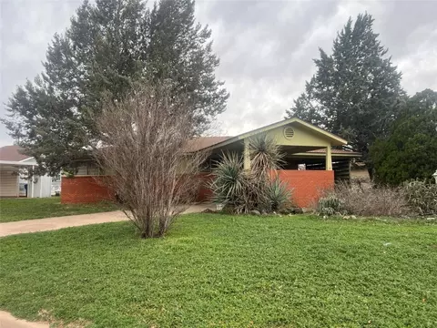 1705 Woodruff Ln, Sweetwater, TX 79556