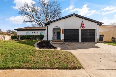 7600 Castillo Rd, Fort Worth, TX 76112