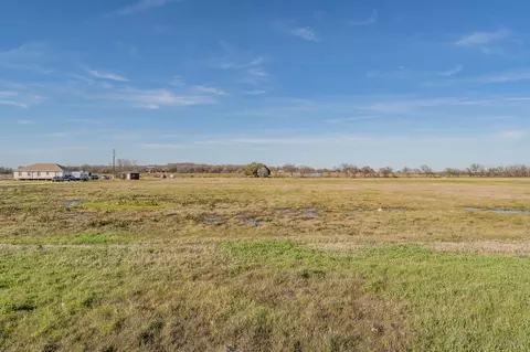 401 E Vaughn Rd, Cleburne, TX 76031 photo 6
