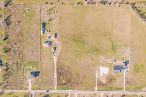 401 E Vaughn Rd, Cleburne, TX 76031
