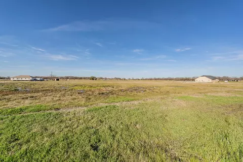 401 E Vaughn Rd, Cleburne, TX 76031 photo 4