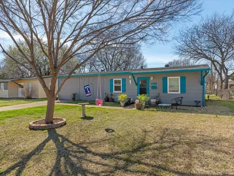 813 Grande Dr, Mesquite, TX 75149