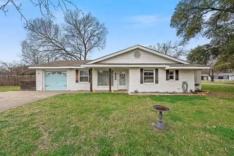 829 E Holly Ln, Mexia, TX 76667