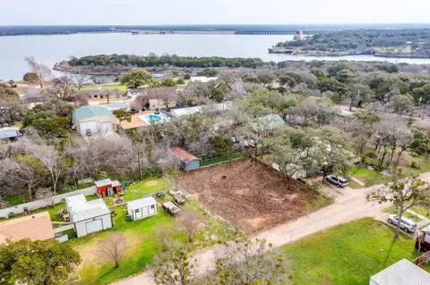124 County Rd 1752, Clifton, TX 79510