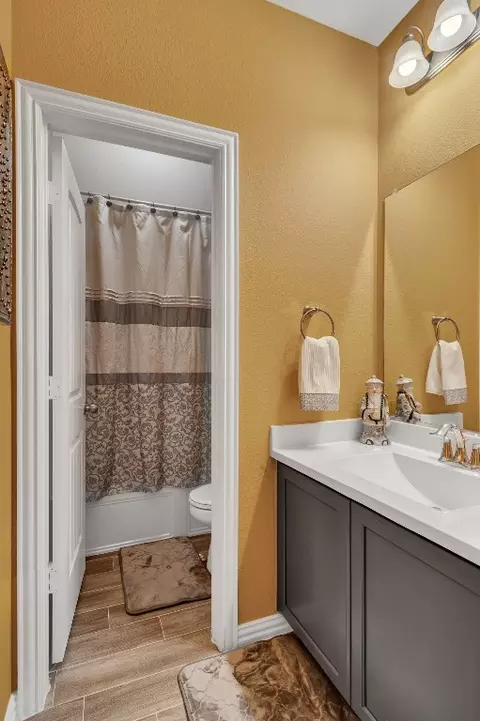 Bath - 4336 Coffee Mill Rd, Prosper, TX 75078 photo 3 of 3