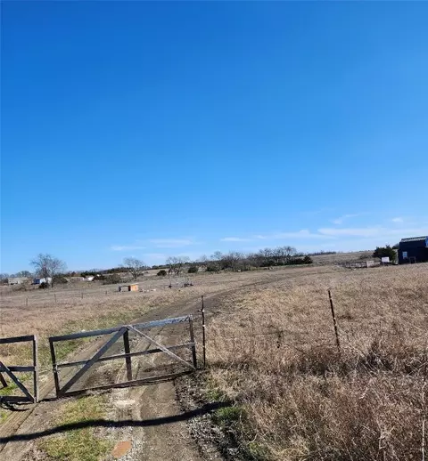 102 Hill Ranch Rd, Celeste, TX 75423