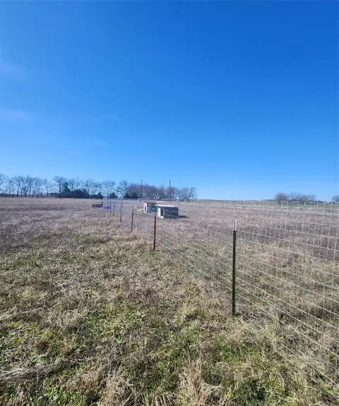 102 Hill Ranch Rd, Celeste, TX 75423 photo 2