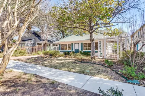 1217 Madeline Pl, Fort Worth, TX 76107