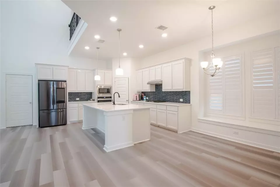 Kitchen - 810 Kennedy Dr, Allen, TX 75013 photo 1 of 2