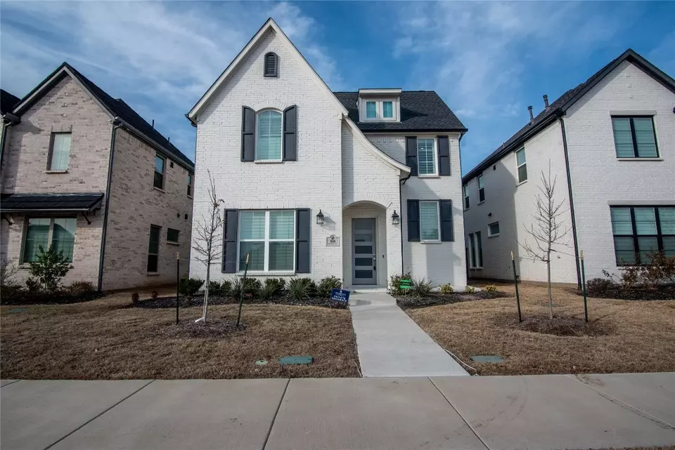 Exterior - 810 Kennedy Dr, Allen, TX 75013 photo 2 of 3