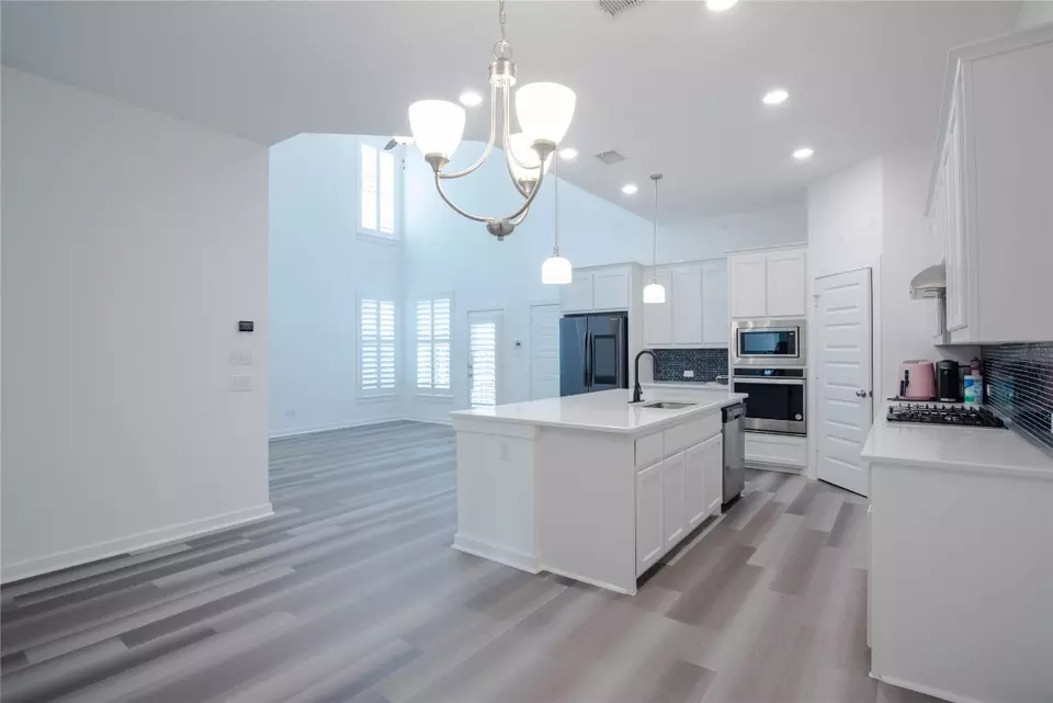 Kitchen - 810 Kennedy Dr, Allen, TX 75013 photo 2 of 2