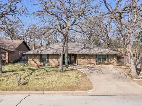 5621 Woodhollow Dr, Arlington, TX 76016