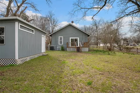 Exterior - 101 E Hull St, Denison, TX 75021 photo 9 of 10
