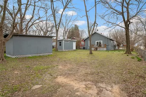 Exterior - 101 E Hull St, Denison, TX 75021 photo 6 of 10