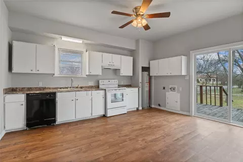 Kitchen - 101 E Hull St, Denison, TX 75021 photo 2 of 2