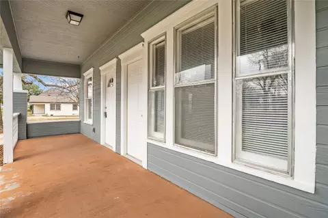 Exterior - 101 E Hull St, Denison, TX 75021 photo 1 of 10
