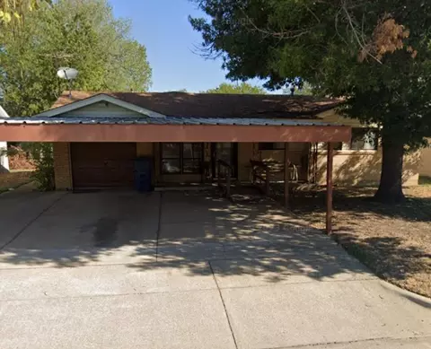 1617 Gill St, Blue Mound, TX 76131