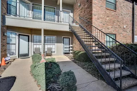2736 Silver Creek Dr #122, Arlington, TX 76006