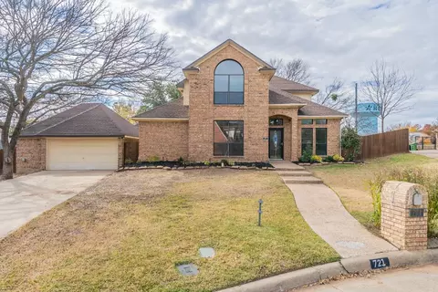 721 Reese Ln, Hurst, TX 76054