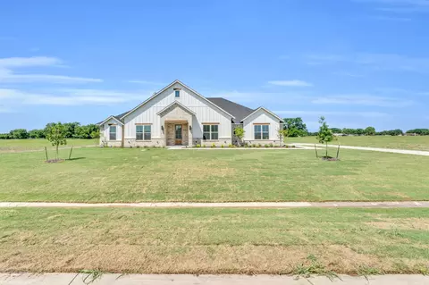 2320 Maywood Ln, Palmer, TX 75152