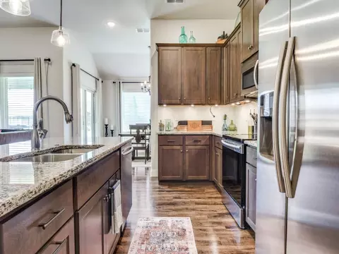 108 Kens Ct, Pilot Point, TX 76258 photo 8