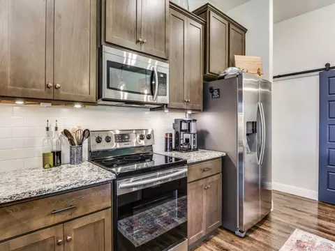 108 Kens Ct, Pilot Point, TX 76258 photo 9