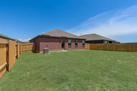Exterior - 1820 Liam Dr, Anna, TX 75409 photo 3 of 4
