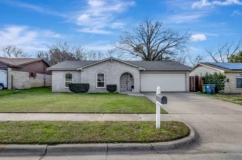 2306 Yale Dr, Arlington, TX 76015