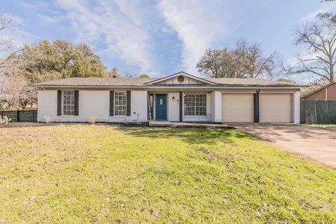 432 Englewood Ln, Hurst, TX 76053