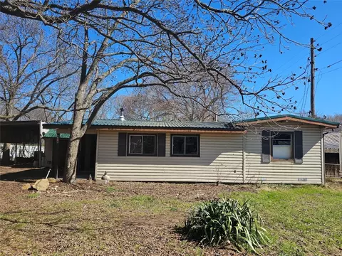 472 Pawnee Dr, Gordonville, TX 76245
