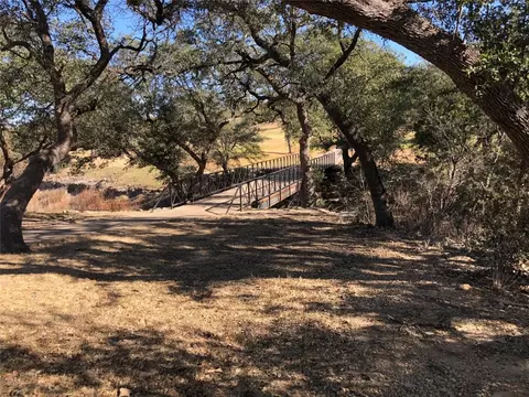 6208 Royal Burgess Dr, Cleburne, TX 76033