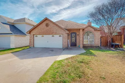 6412 Willard Rd, Fort Worth, TX 76119