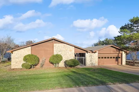 5107 Fairway Cir, Granbury, TX 76049