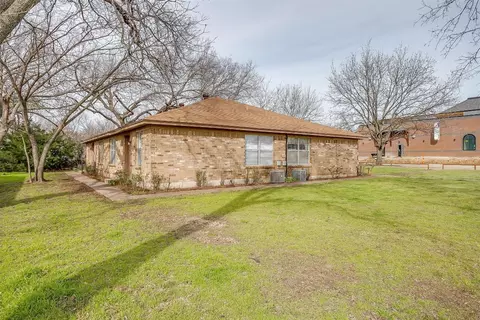 101 W Eldred, Burleson, TX 76028