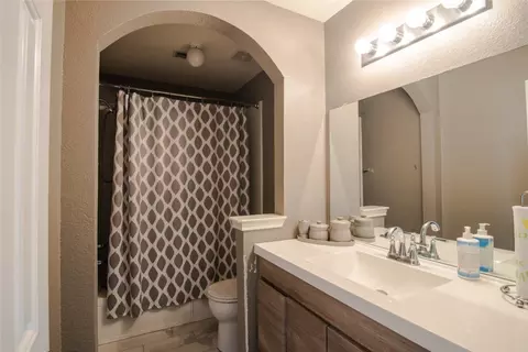 Bath - 446 Euless Dr, Cedar Hill, TX 75104 photo 3 of 3