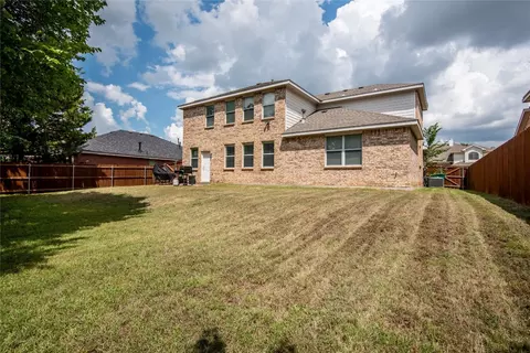 Exterior - 446 Euless Dr, Cedar Hill, TX 75104 photo 3 of 5