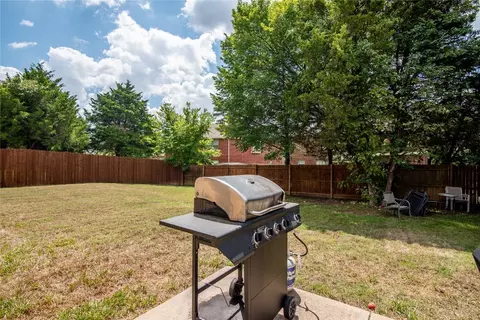 Exterior - 446 Euless Dr, Cedar Hill, TX 75104 photo 5 of 5