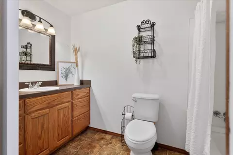 Bath - 304 W Thomas St, Leonard, TX 75452 photo 1 of 3