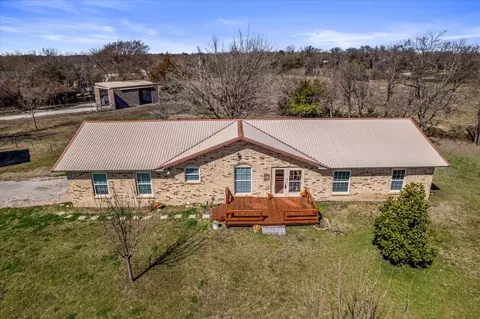 Exterior - 304 W Thomas St, Leonard, TX 75452 photo 8 of 9