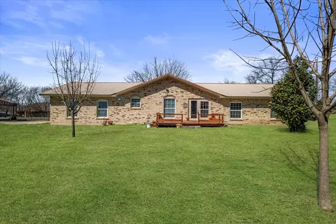 Exterior - 304 W Thomas St, Leonard, TX 75452 photo 1 of 9