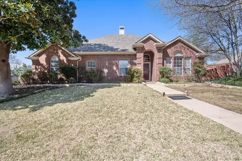 705 Newport Rd, Fort Worth, TX 76120