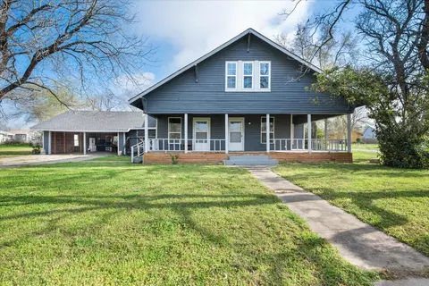 211 E Yeagua St, Groesbeck, TX 76642