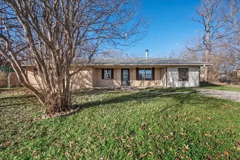112 Buchanan Blvd, Corsicana, TX 75110