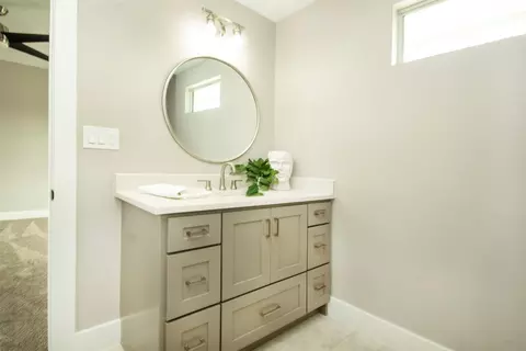 Bath - 211 E Wall St, Grapevine, TX 76051 photo 3 of 9