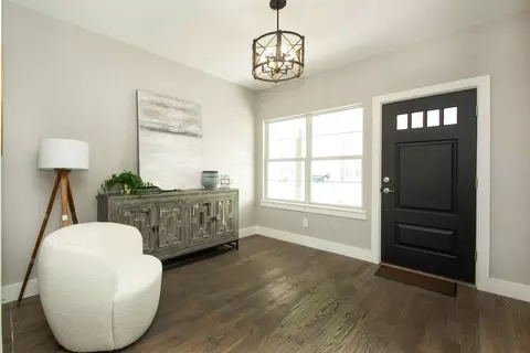 Entry Way - 211 E Wall St, Grapevine, TX 76051 photo 1 of 2