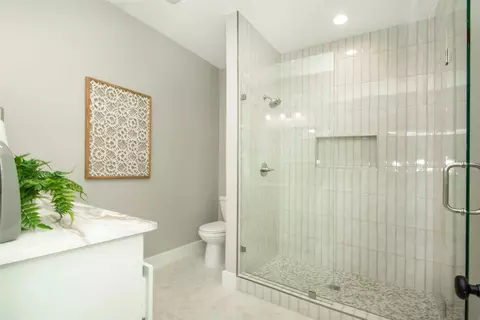 Bath - 211 E Wall St, Grapevine, TX 76051 photo 4 of 9