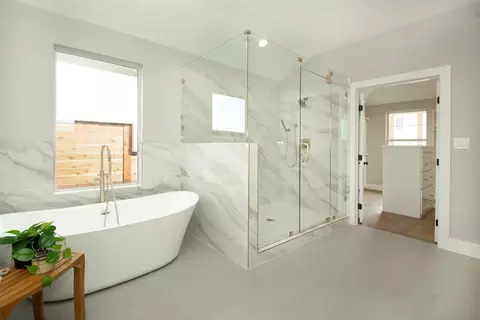Bath - 211 E Wall St, Grapevine, TX 76051 photo 1 of 9