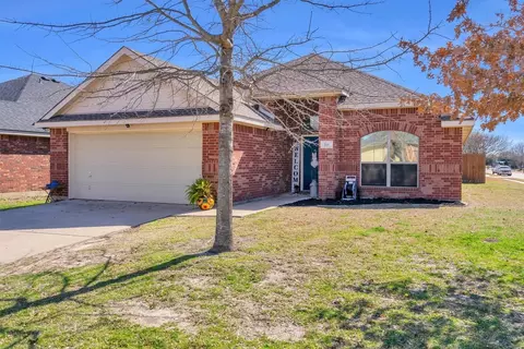 200 Rawhide St, Waxahachie, TX 75165